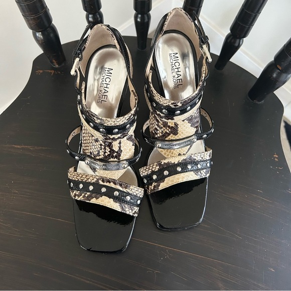 MICHAEL KORS STILETTOS ~ Unique Michael Kors Sandal Stilettos size 7 👠🤎 - Picture 3 of 8